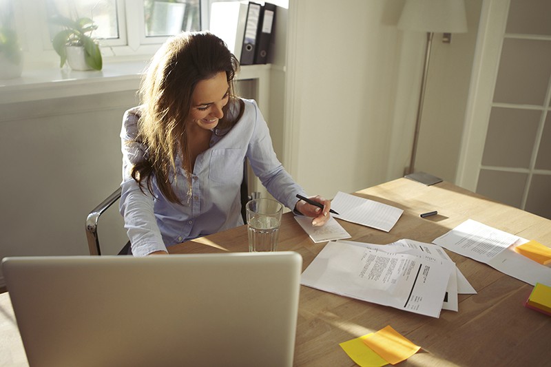 woman claiming workers compensation while working from home